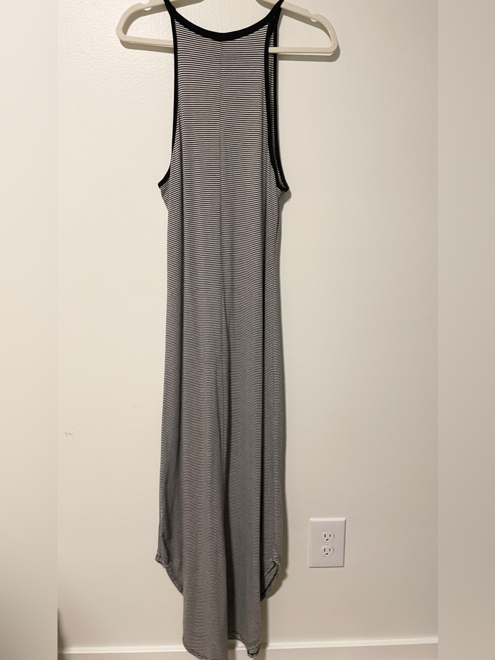 Sleeveless Black & White Striped Maxi Dress Coastal Casual for Summer Resort